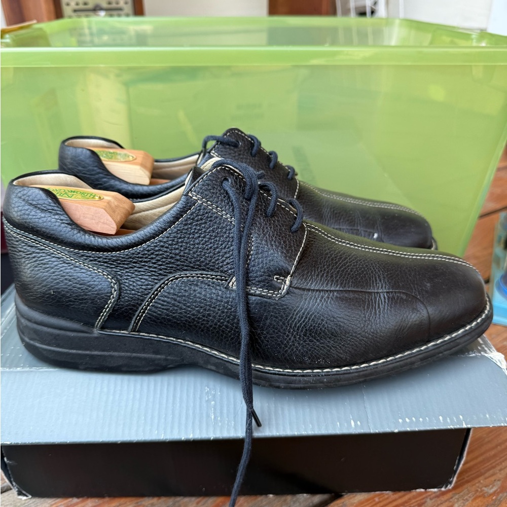 Johnston & Murphy Black Leather Oxfords